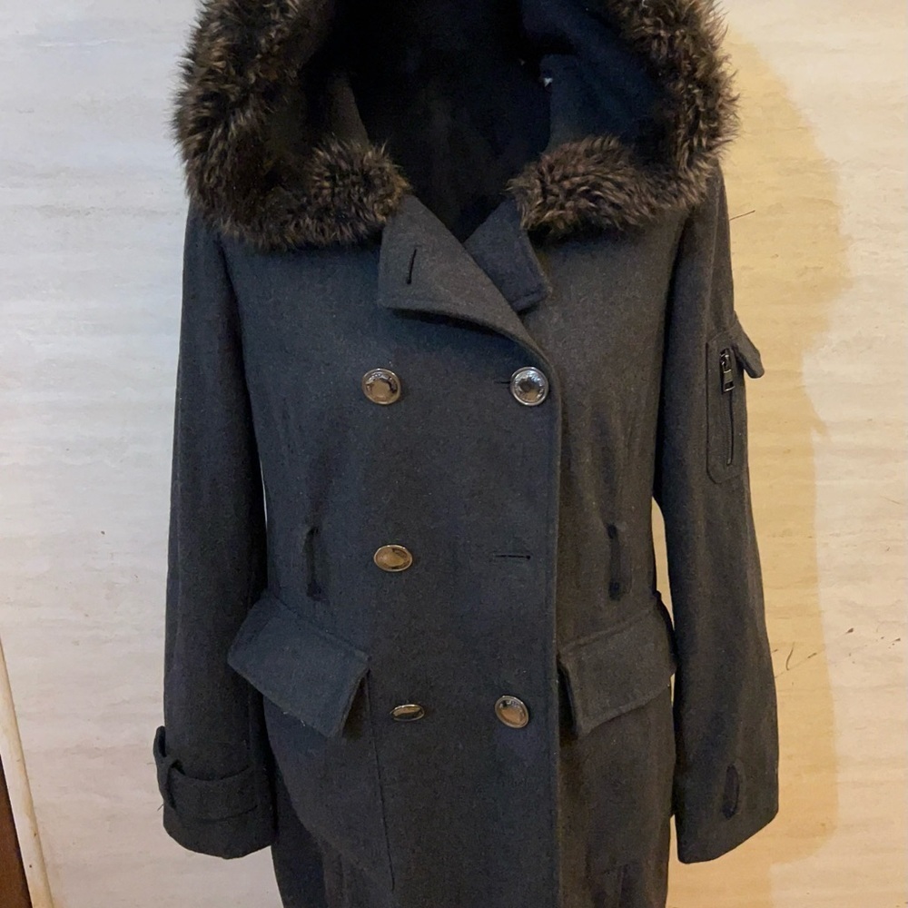 Steve Madden gray wool-blend coat with a faux fur collar